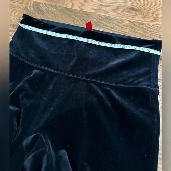 Spanx Velvet Leggings Black Size Medium - Picture 4 of 12